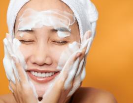 Độ pH trong sữa rửa mặt ảnh hưởng như thế nào đến làn da?