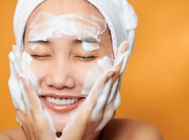 Độ pH trong sữa rửa mặt ảnh hưởng như thế nào đến làn da?