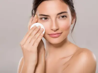 Nên tẩy trang hằng ngày thế nào để da luôn sạch và hạn chế mụn?