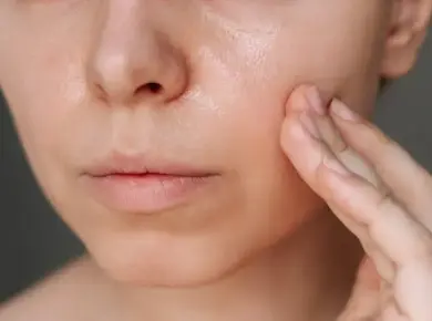 Tại sao skincare đúng cách nhưng da vẫn đổ dầu nhiều? 