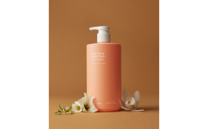 Sữa tắm thuần chay dưỡng ẩm chuyên sâu kết cấu kem mịn và hương hoa quyến rũ Beyond Pure Scent Love in Bloom Body wash 700ml