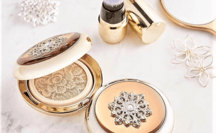 Phấn Nước trang điểm chống lão hóa Whoo Radiant Essence Cushion SPF50+/PA+++ 15gr tone#21 Sắc da sáng tặng kèm 1 lõi (15g) + cọ trang điểm