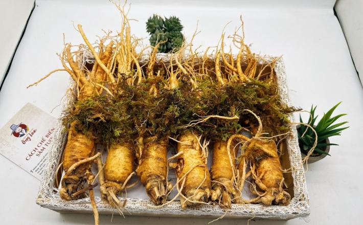 Sâm Tươi Hàn Quốc Ông Lee 6 Năm Tuổi Loại 2 (6 Củ/Kg) Chàm Vết Gãy Rễ
