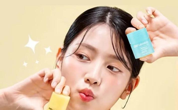 Bộ 4 hũ mini dưỡng môi CNP Propolis Lipcerin set 4.5ml*4