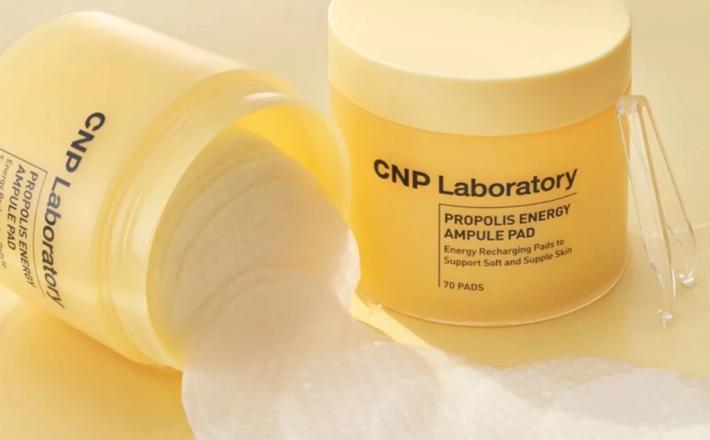Bông dưỡng da keo ong phục hồi căng bóng làn da CNP Propolis Ampule Pad 70 + 30 miếng