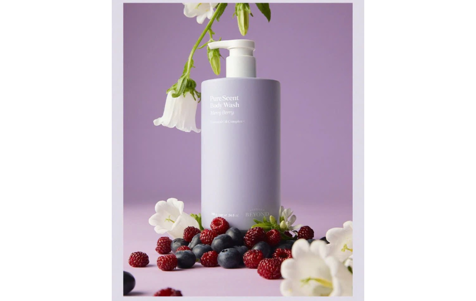 Sữa tắm thuần chay dưỡng ẩm chuyên sâu hương hoa thanh lịch và quả mọng Beyond Pure Scent Merry Berry Body Wash 700ml