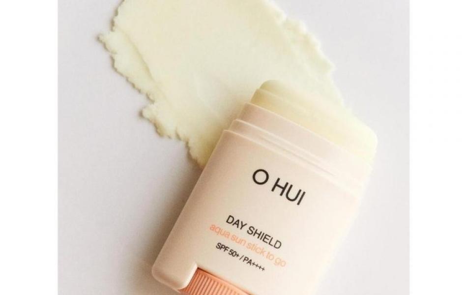 Thỏi chống nắng cấp ẩm mát da OHUI Day Shield Aqua Sun Stick To Go SPF50+/PA++++ 14g