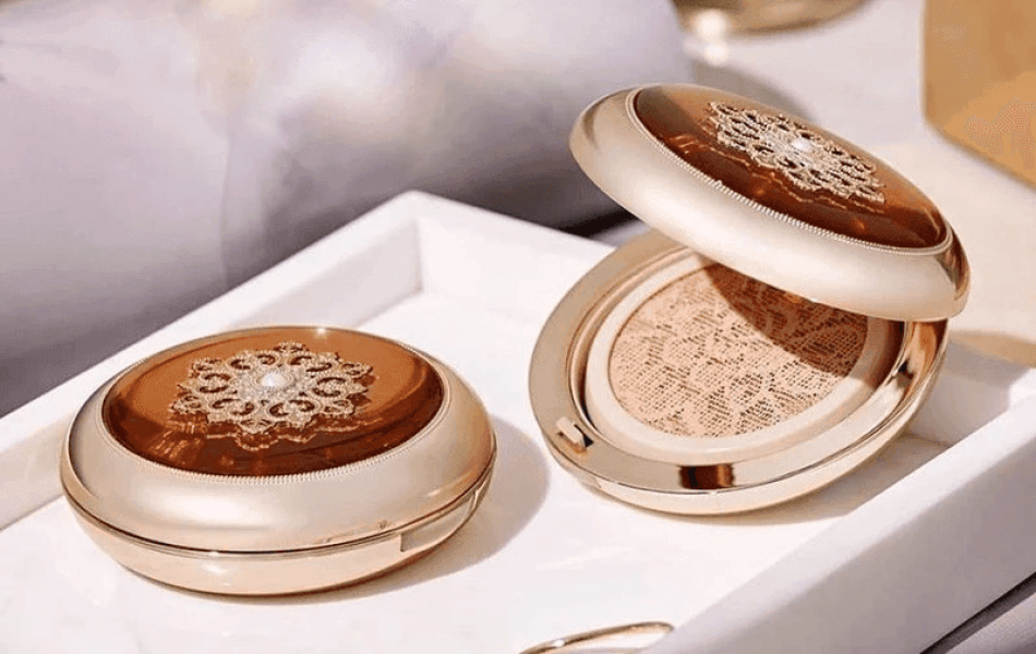 Phấn Nước trang điểm chống lão hóa Whoo Radiant Essence Cushion SPF50+/PA+++ 15gr tone#21 Sắc da sáng tặng kèm 1 lõi (15g) + cọ trang điểm