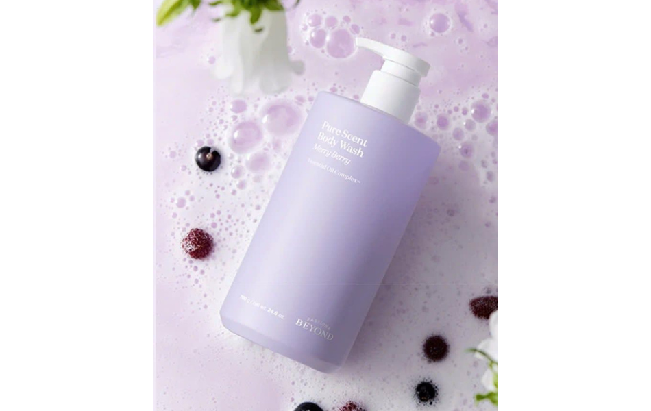 Sữa tắm thuần chay dưỡng ẩm chuyên sâu hương hoa thanh lịch và quả mọng Beyond Pure Scent Merry Berry Body Wash 700ml