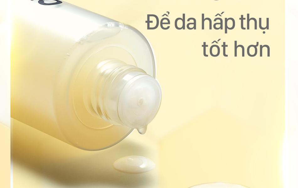 Nước thần keo ong (tiền tinh chất) dưỡng da giúp phục hồi làn da CNP Laboratory Propolis Treatment Ampule Essence 150ml