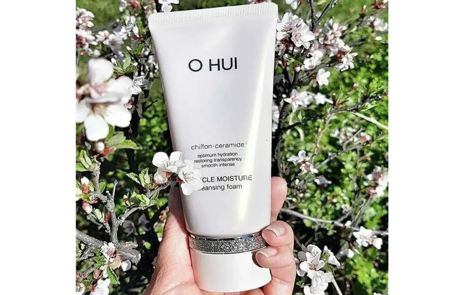 Sữa rửa mặt dưỡng trắng da OHUI Extreme Bright Cleansing Foam 160ml