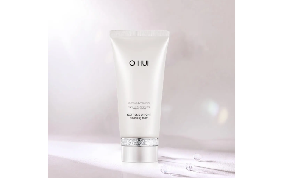 Sữa rửa mặt dưỡng trắng da OHUI Extreme Bright Cleansing Foam 160ml