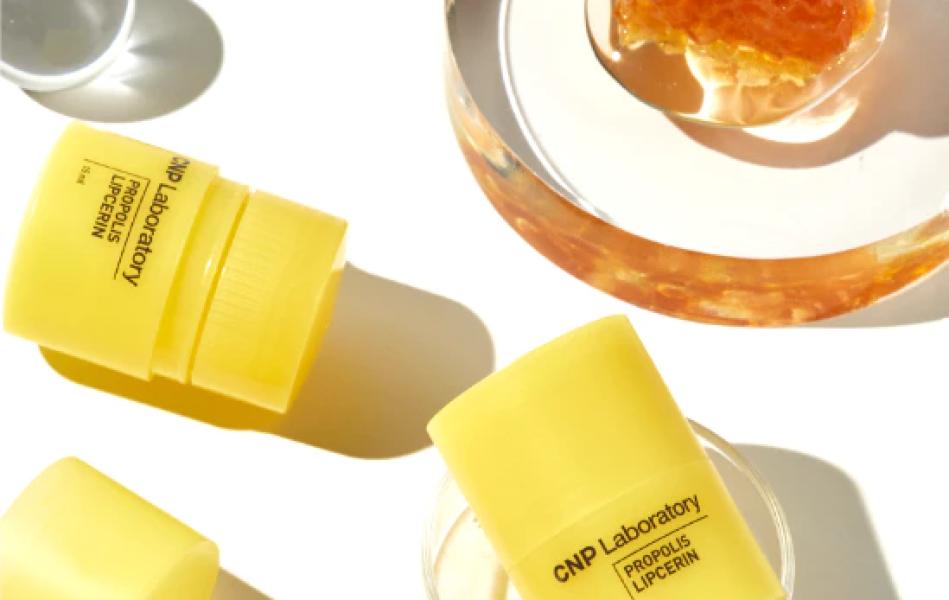 Son dưỡng môi keo ong đa năng (Lipcerin) phục hồi và giữ ẩm môi kéo dài đến 12 giờ CNP Laboratory Propolis Lipcerin 15ml
